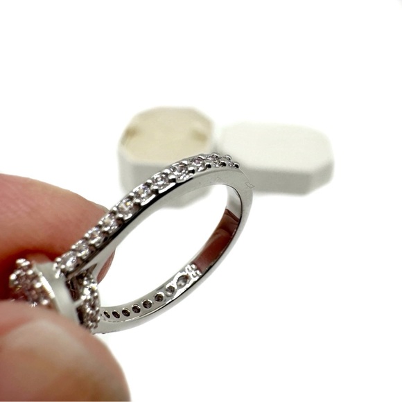 Swarovski Una Angelic Ring Halo Solitaire with Pave Crystals Size 7 - Picture 8 of 14